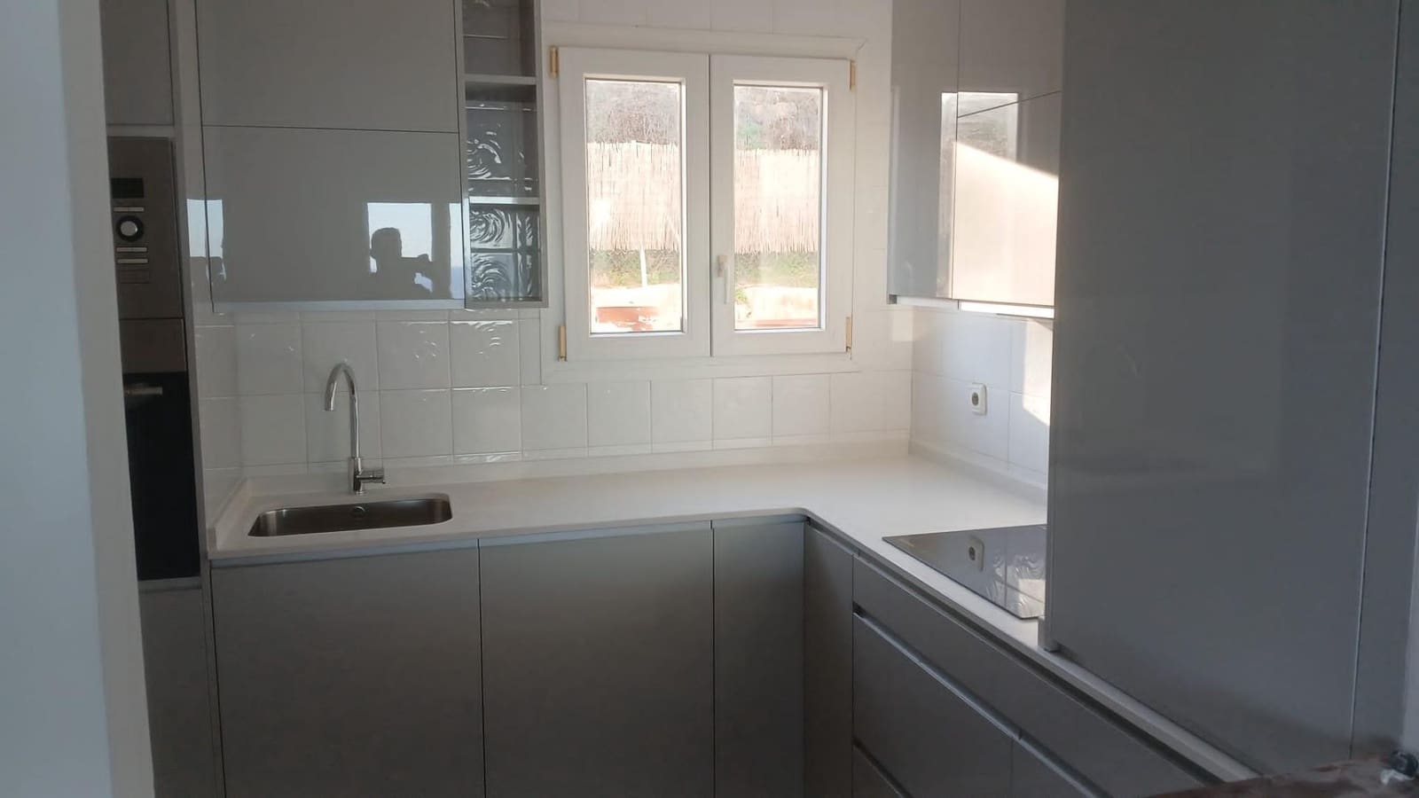 3 soverom Penthouse til salgs i Manilva med svømmebasseng - € 280 000 (Ref: 8757980)