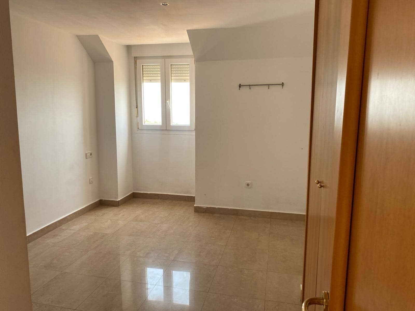 3 soverom Penthouse til salgs i Manilva med svømmebasseng - € 280 000 (Ref: 8757980)