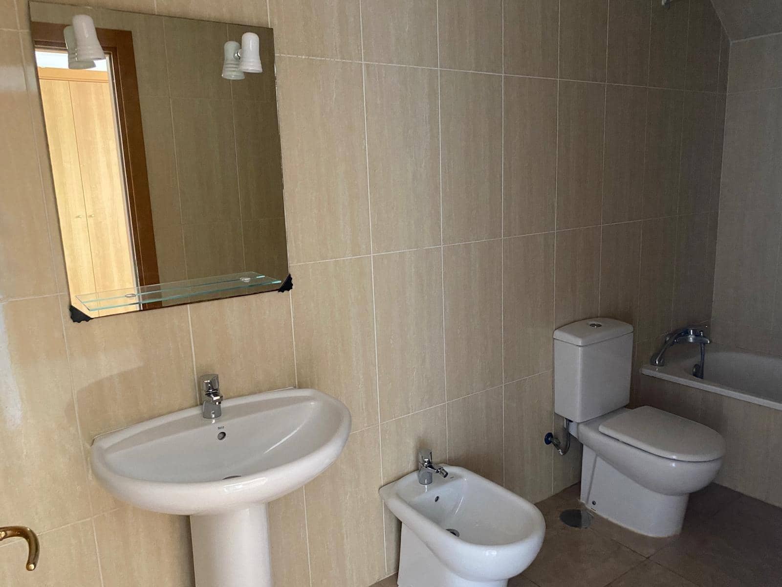 3 soverom Penthouse til salgs i Manilva med svømmebasseng - € 280 000 (Ref: 8757980)