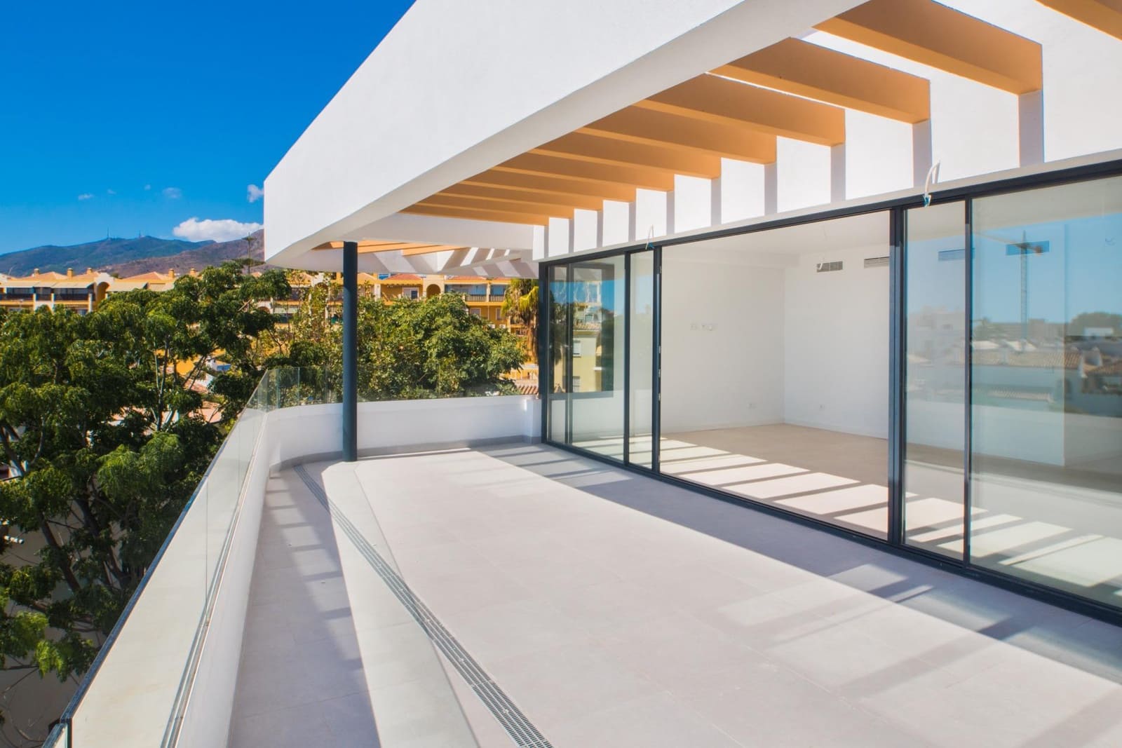 3 sovrum Takvåning till salu i Torremolinos med pool garage - 1 250 000 € (Ref: 8825222)