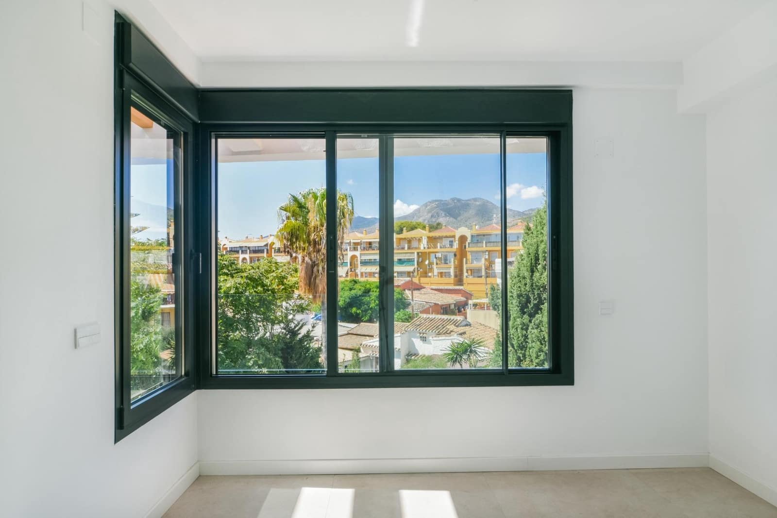 3 bedroom Penthouse for sale in Torremolinos with pool garage - € 1,100,000 (Ref: 8825222)