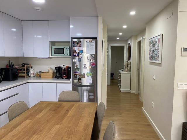 3 makuuhuone Huoneisto myytävänä paikassa Torremolinos mukana uima-altaan 
autotalli - 475 000 € (Ref: 9193986)