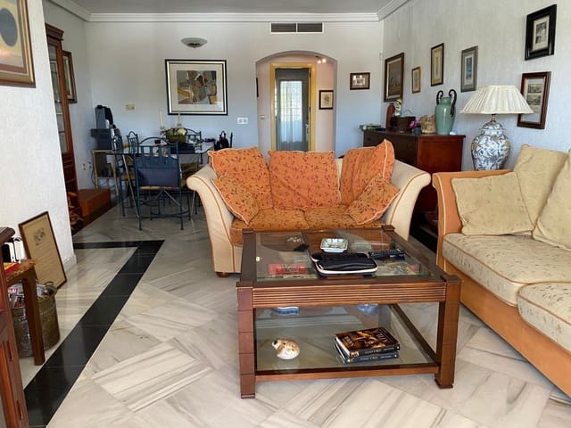 2 bedroom Apartment for sale in Nueva Andalucia, Marbella with pool - € 470,000 (Ref: 9282410)