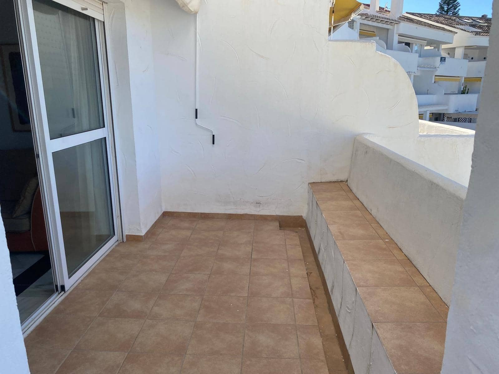 2 bedroom Apartment for sale in Nueva Andalucia with pool - € 470,000 (Ref: 9282410)