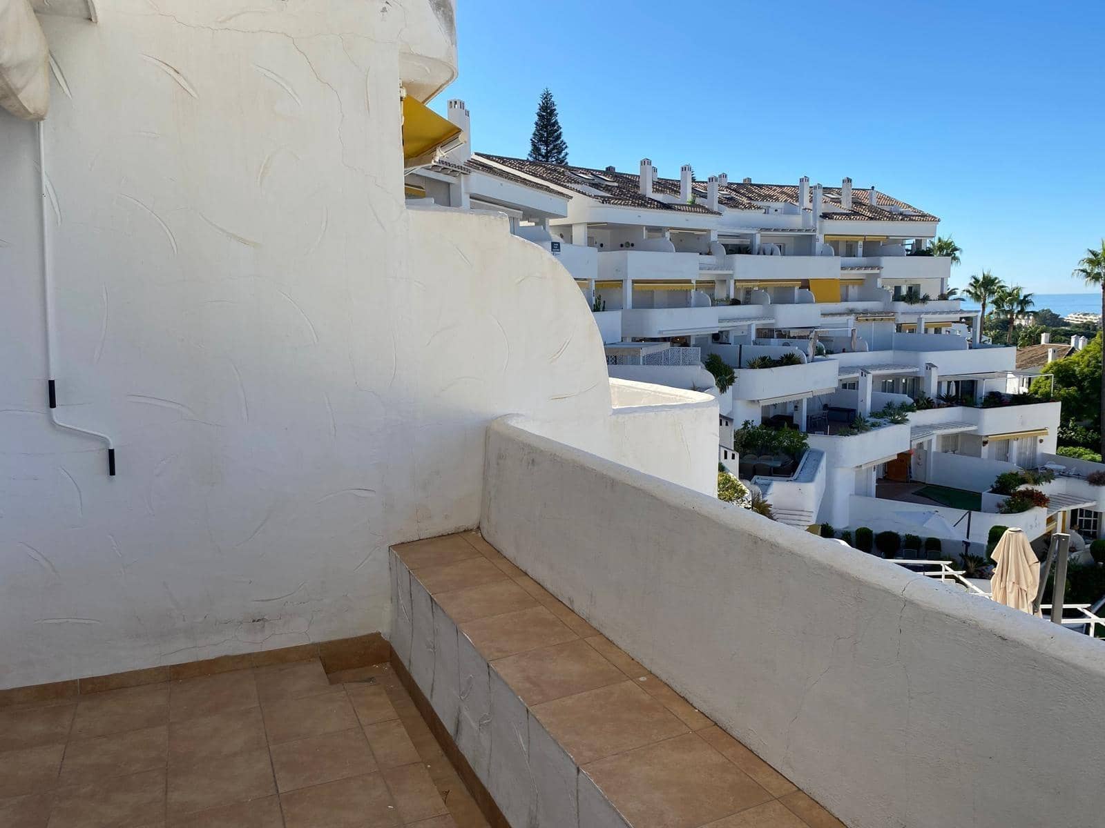 2 bedroom Apartment for sale in Nueva Andalucia with pool - € 470,000 (Ref: 9282410)