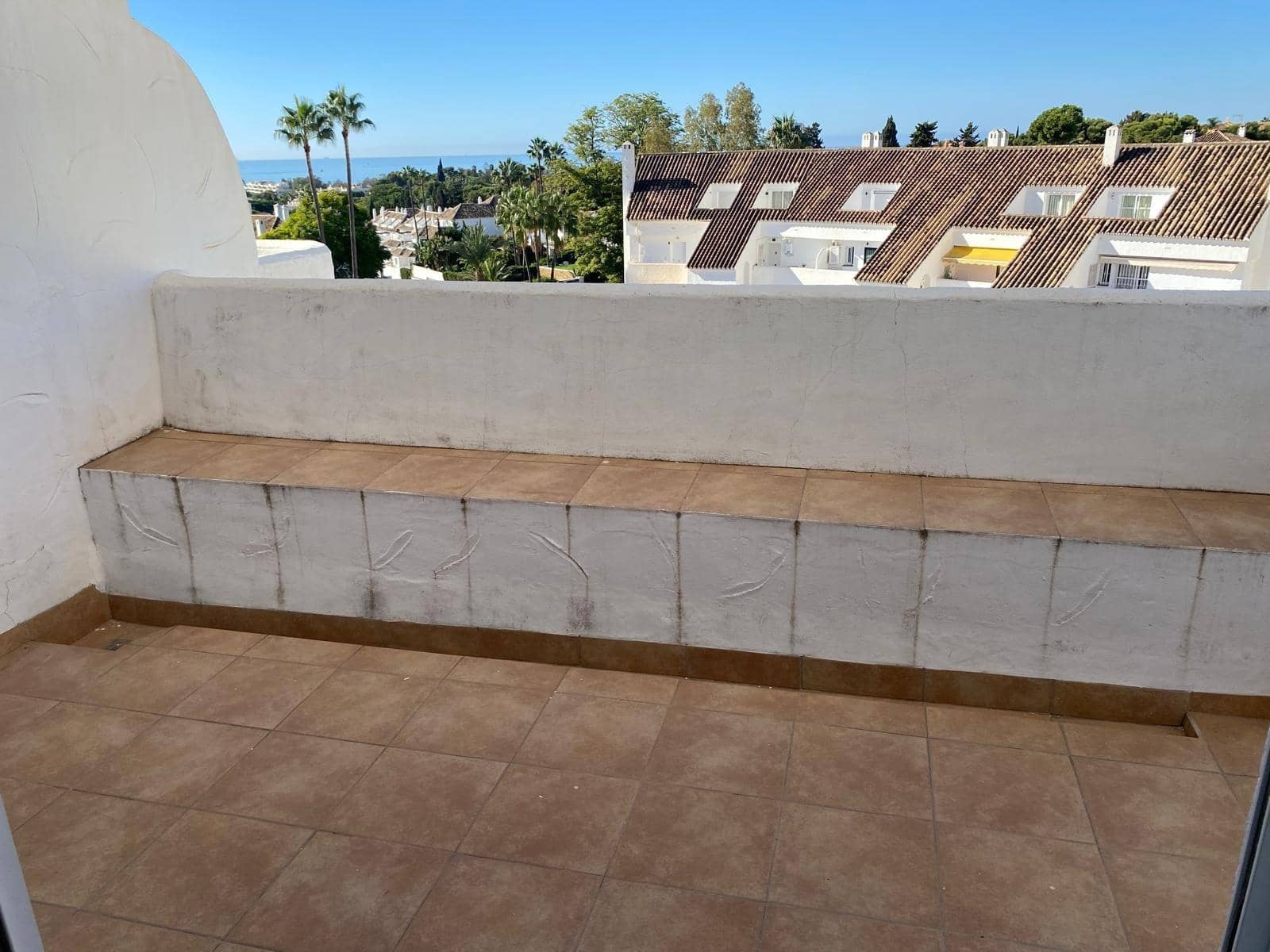 2 bedroom Apartment for sale in Nueva Andalucia with pool - € 470,000 (Ref: 9282410)