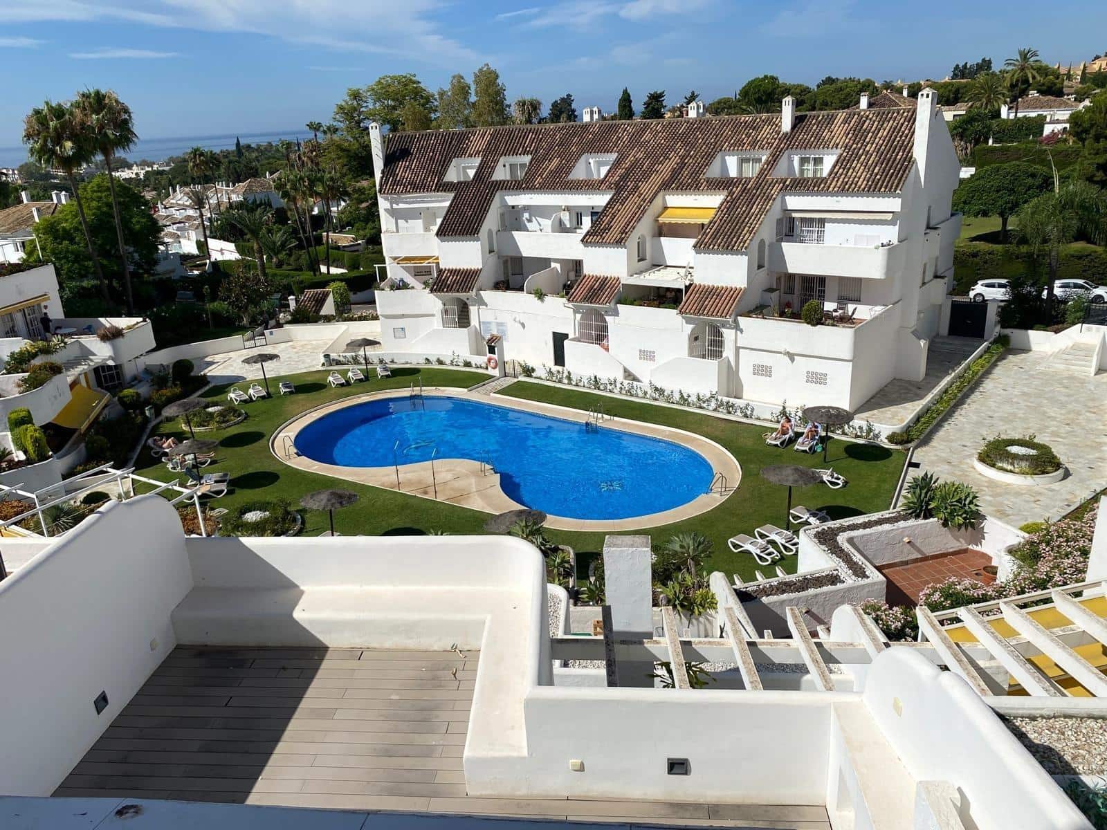 2 bedroom Apartment for sale in Nueva Andalucia with pool - € 470,000 (Ref: 9282410)