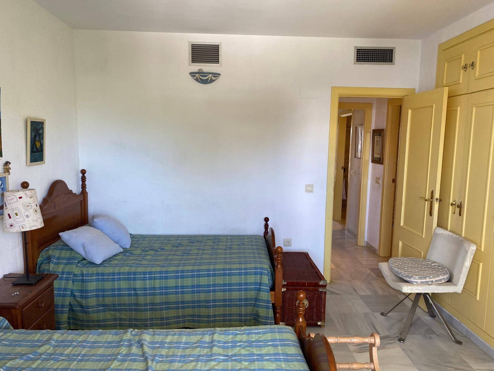 2 bedroom Apartment for sale in Nueva Andalucia with pool - € 470,000 (Ref: 9282410)