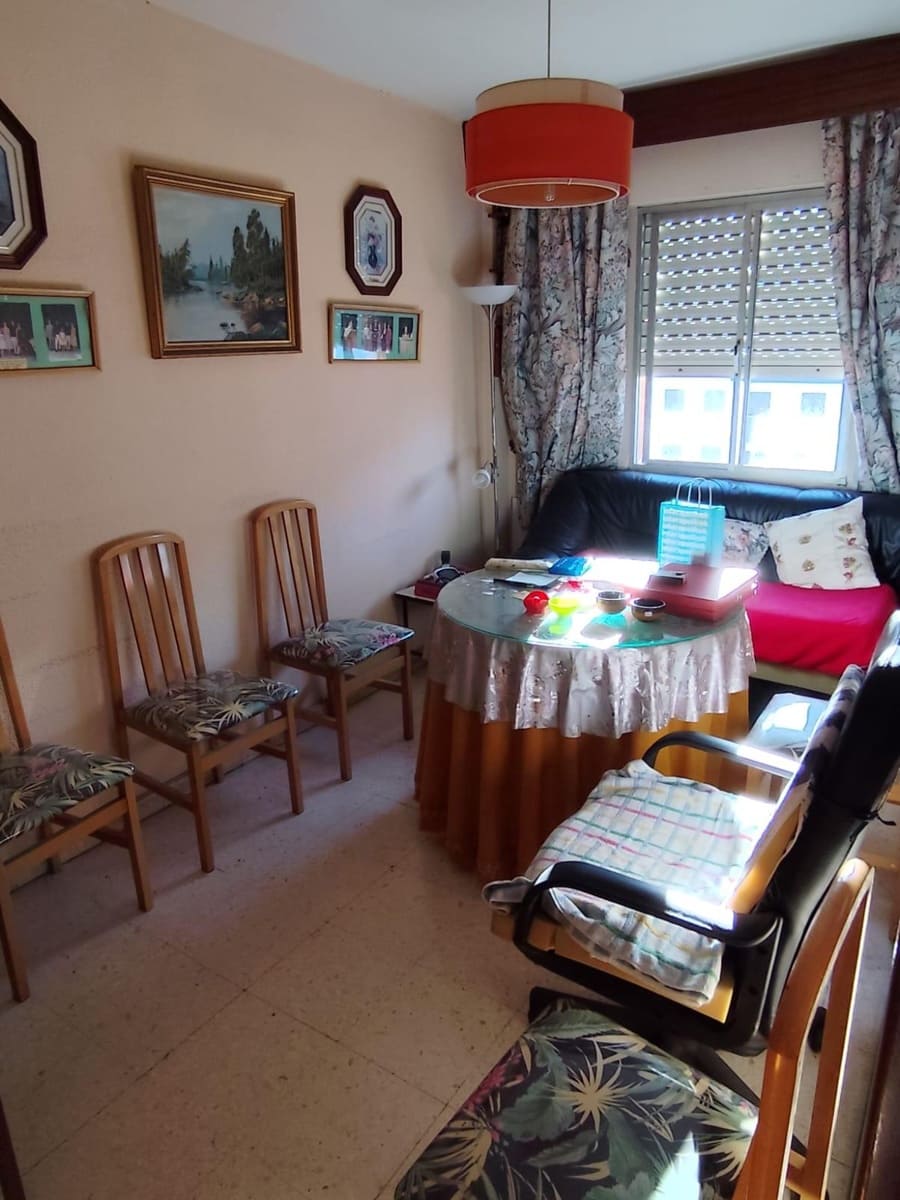 4 bedroom Apartment for sale in Malaga city - € 310,000 (Ref: 9436124)