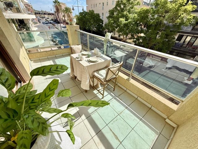 1 slaapkamer Appartement te huur in Carvajal, Fuengirola met garage - € 1.500 (Ref: 9752291)