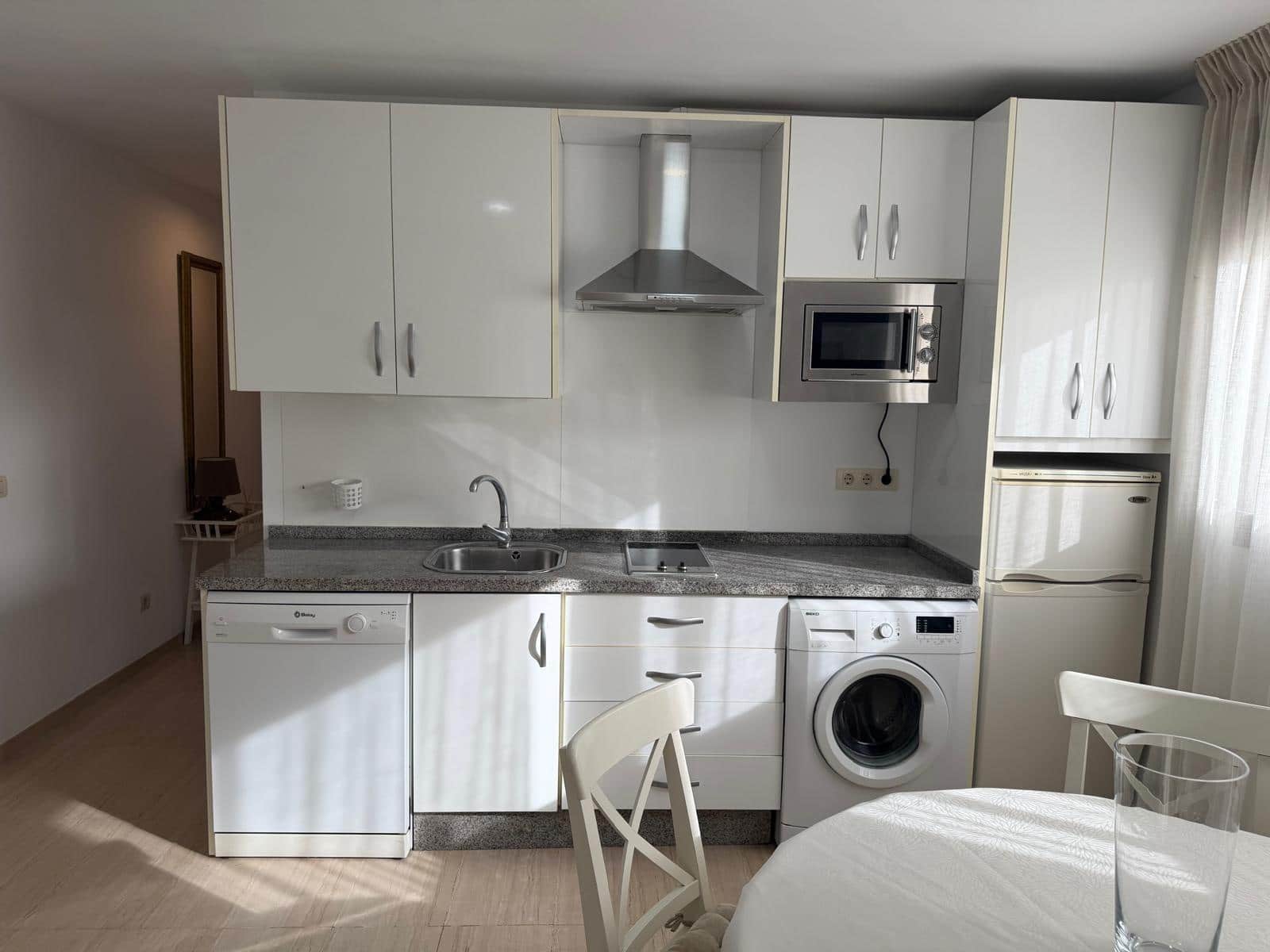 1 soveværelse Lejlighed til leje i Carvajal med garage - € 1.300 (Ref: 9752291)