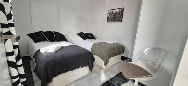 4 soverom Villa til salgs i Puerto Marina, Benalmádena med garasje - € 1 200 000 (Ref: 9812332)