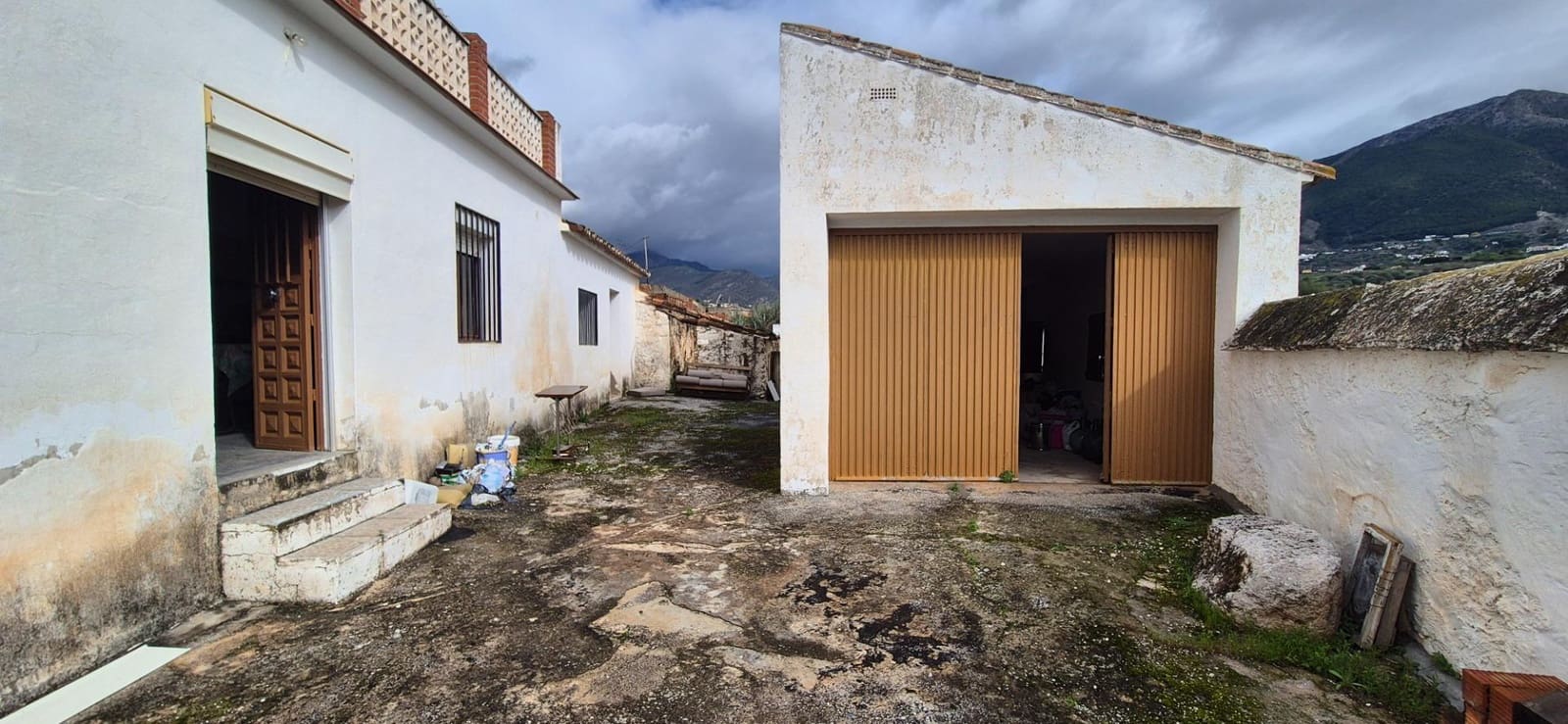 6 slaapkamer Villa te koop in Venta Baja - € 310.000 (Ref: 9855789)