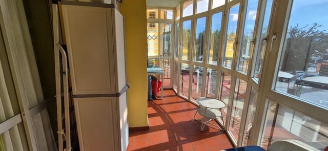 3 bedroom Flat for sale in Sol, Madrid city - € 280,000 (Ref: 9938390)