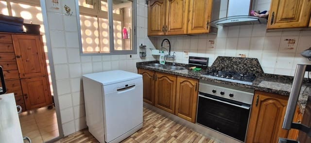 3 bedroom Flat for sale in Sol, Madrid city - € 280,000 (Ref: 9938390)