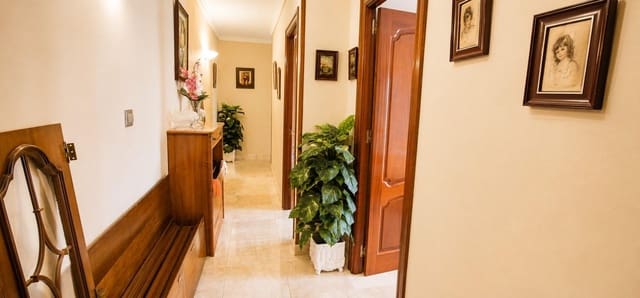 3 bedroom Flat for sale in Vélez-Málaga - € 216,000 (Ref: 9983142)