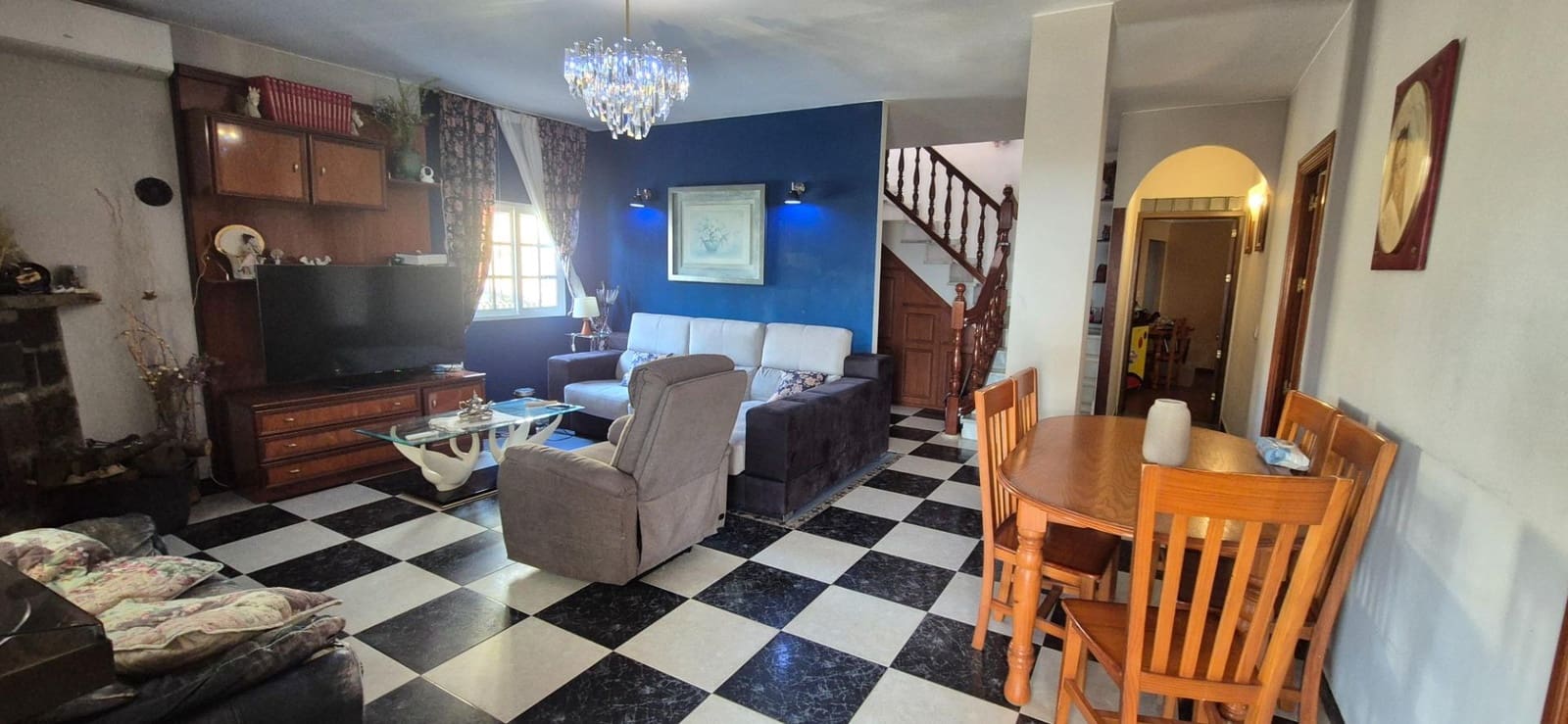 6 Zimmer Villa zu verkaufen in Malaga Stadt mit Pool - 519.000 € (Ref: 9997247)