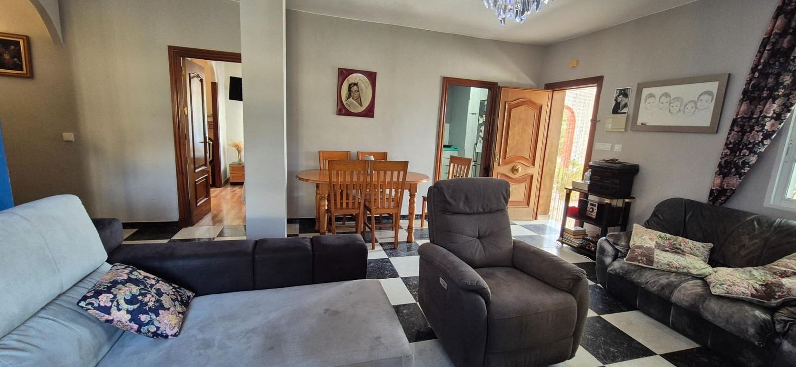 6 Zimmer Villa zu verkaufen in Malaga Stadt mit Pool - 519.000 € (Ref: 9997247)