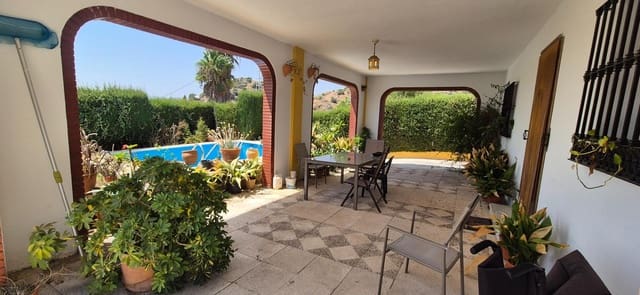 6 Zimmer Villa zu verkaufen in Málaga Stadt mit Pool - 519.000 € (Ref: 9997247)