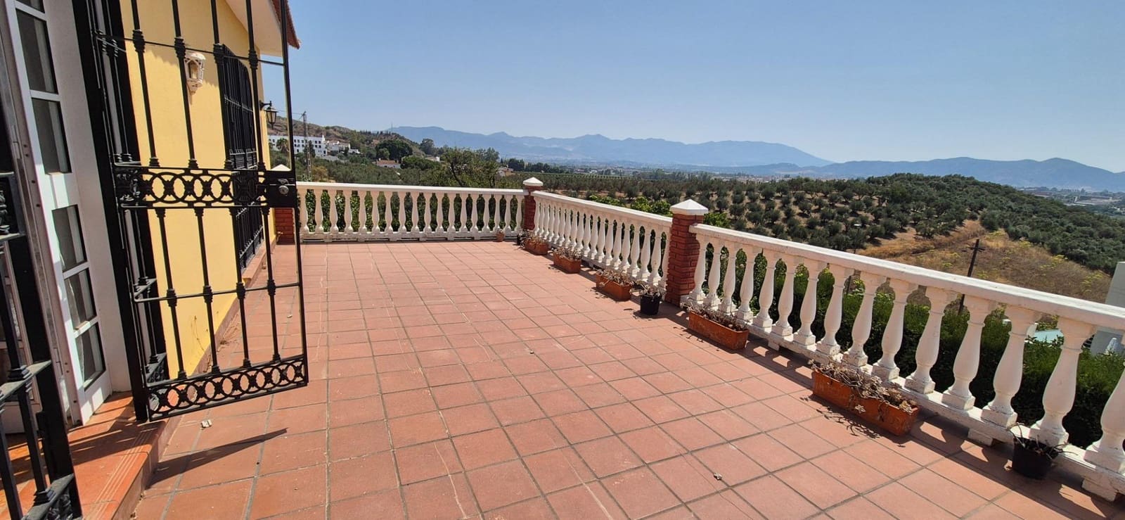 6 Zimmer Villa zu verkaufen in Malaga Stadt mit Pool - 519.000 € (Ref: 9997247)