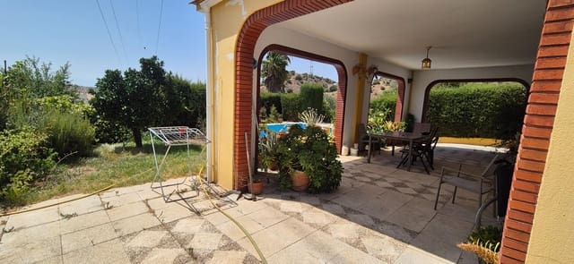 6 Zimmer Villa zu verkaufen in Málaga Stadt mit Pool - 519.000 € (Ref: 9997247)