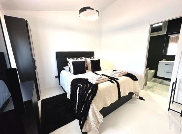 Adosado de 3 habitaciones en Mijas en venta con piscina garaje - 680.000 € (Ref: 10010345)