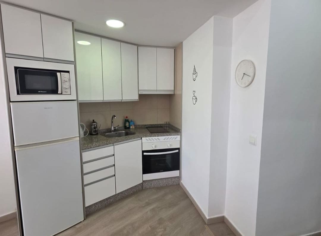 Studio voor vakantieverhuur in Torremolinos met zwembad garage - € 245 (Ref: 10015075)