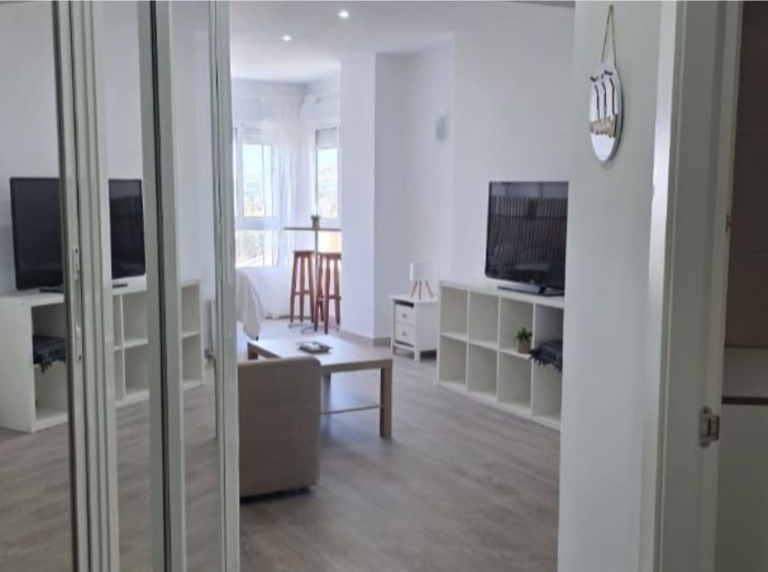 Studio voor vakantieverhuur in Torremolinos met zwembad garage - € 245 (Ref: 10015075)