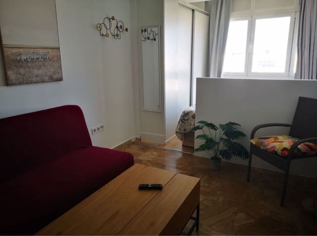 Yksiö vuokrattavana paikassa Torremolinos mukana uima-altaan - 850 € (Ref: 10034903)