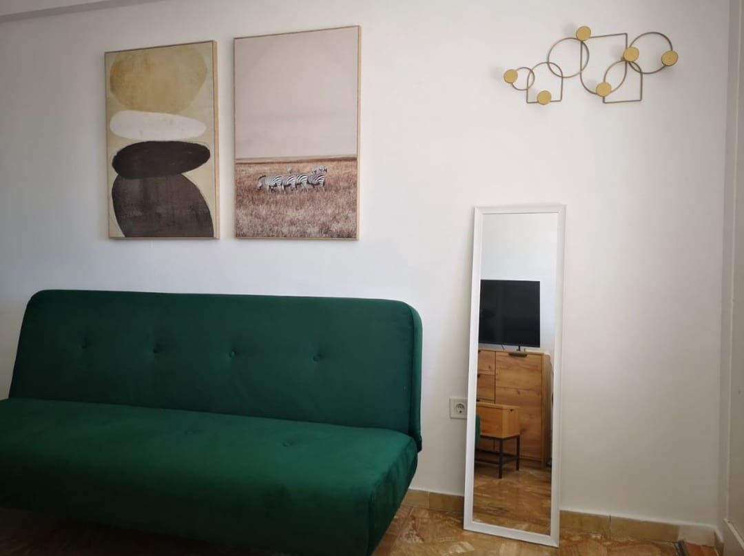 Yksiö vuokrattavana paikassa Torremolinos mukana uima-altaan - 850 € (Ref: 10034903)