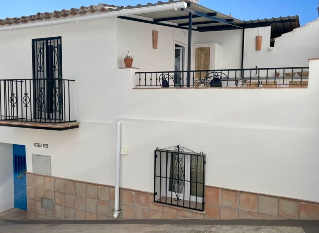 1 quarto Casa em Banda para venda em Benamargosa - 118 000 € (Ref: 10040631)