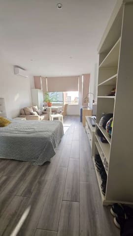 Studio te huur in Torremolinos - € 650 (Ref: 10057985)