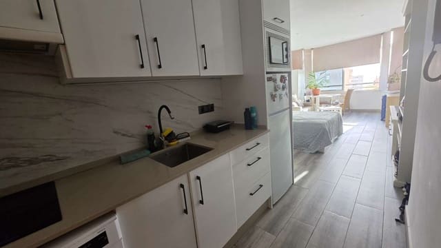 Studio te huur in Torremolinos - € 650 (Ref: 10057985)