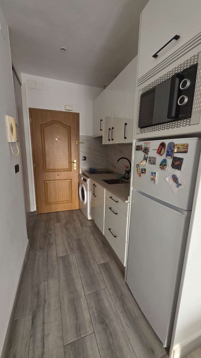 Studio for rent in Torremolinos - € 650 (Ref: 10057985)