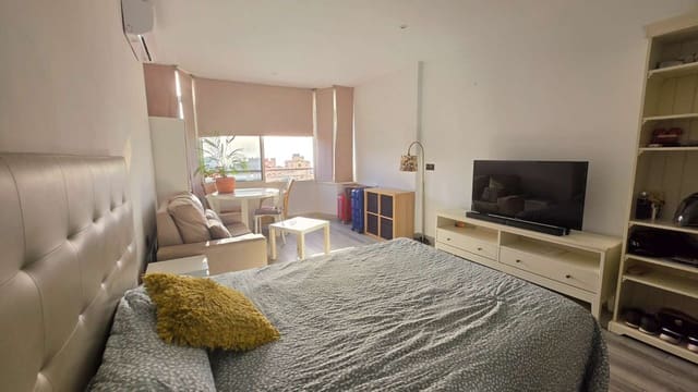 Studio te huur in Torremolinos - € 650 (Ref: 10057985)