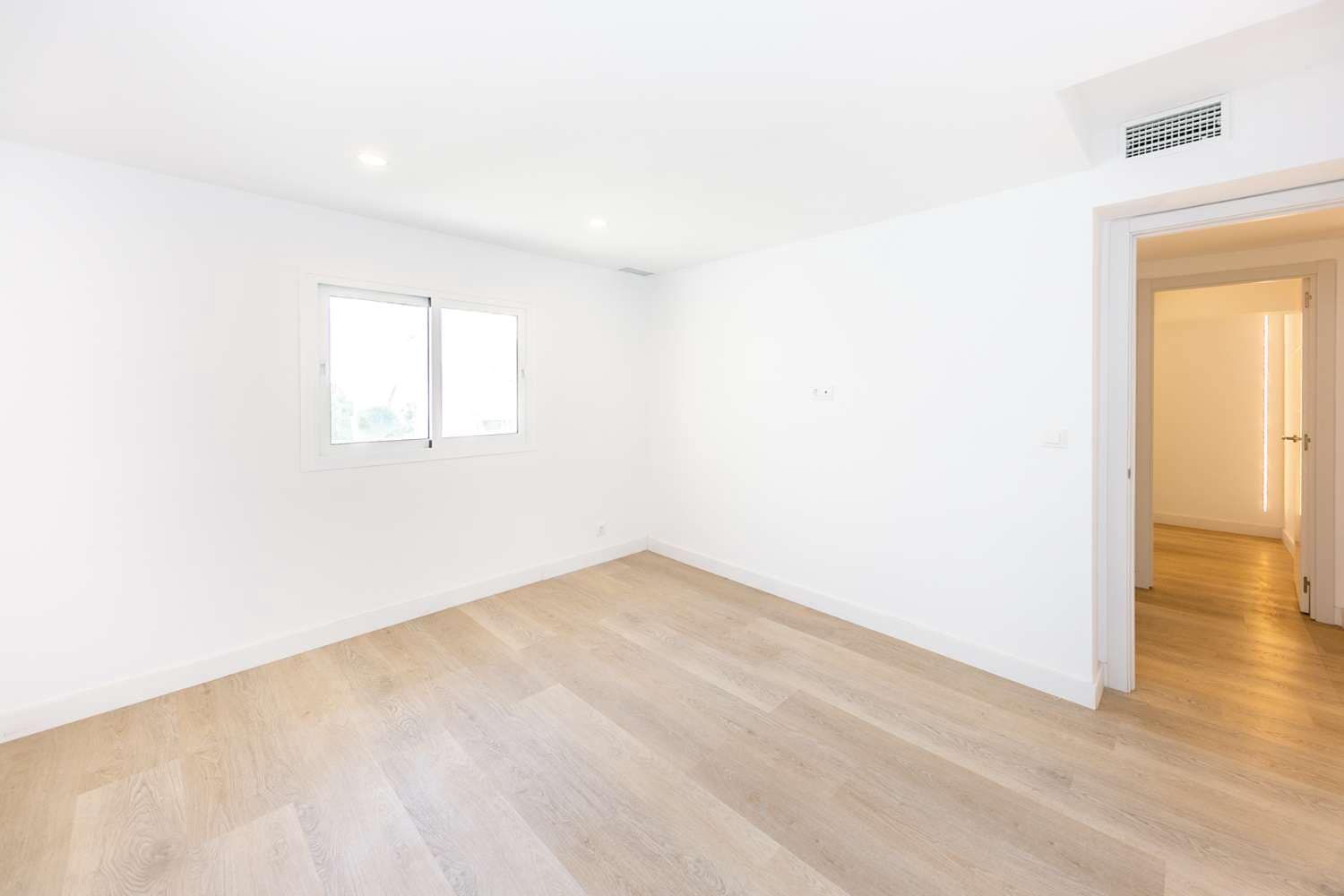 3 bedroom Villa for sale in Fuengirola with pool garage - € 699,000 (Ref: 10114605)