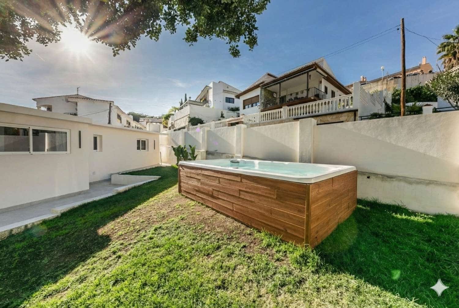 3 bedroom Villa for sale in Fuengirola with pool garage - € 699,000 (Ref: 10114605)
