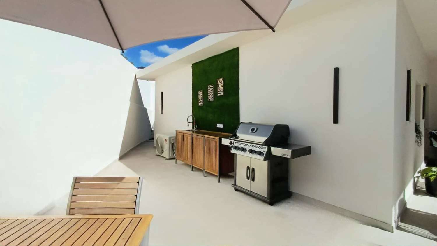 3 bedroom Villa for sale in Fuengirola with pool garage - € 699,000 (Ref: 10114605)