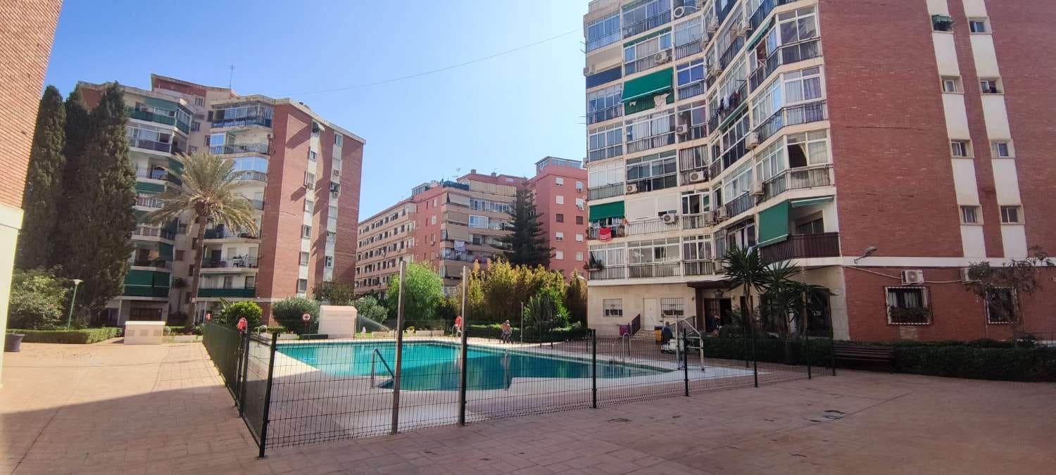 Estúdio para venda em Torremolinos com piscina - 175 000 € (Ref: 10145767)