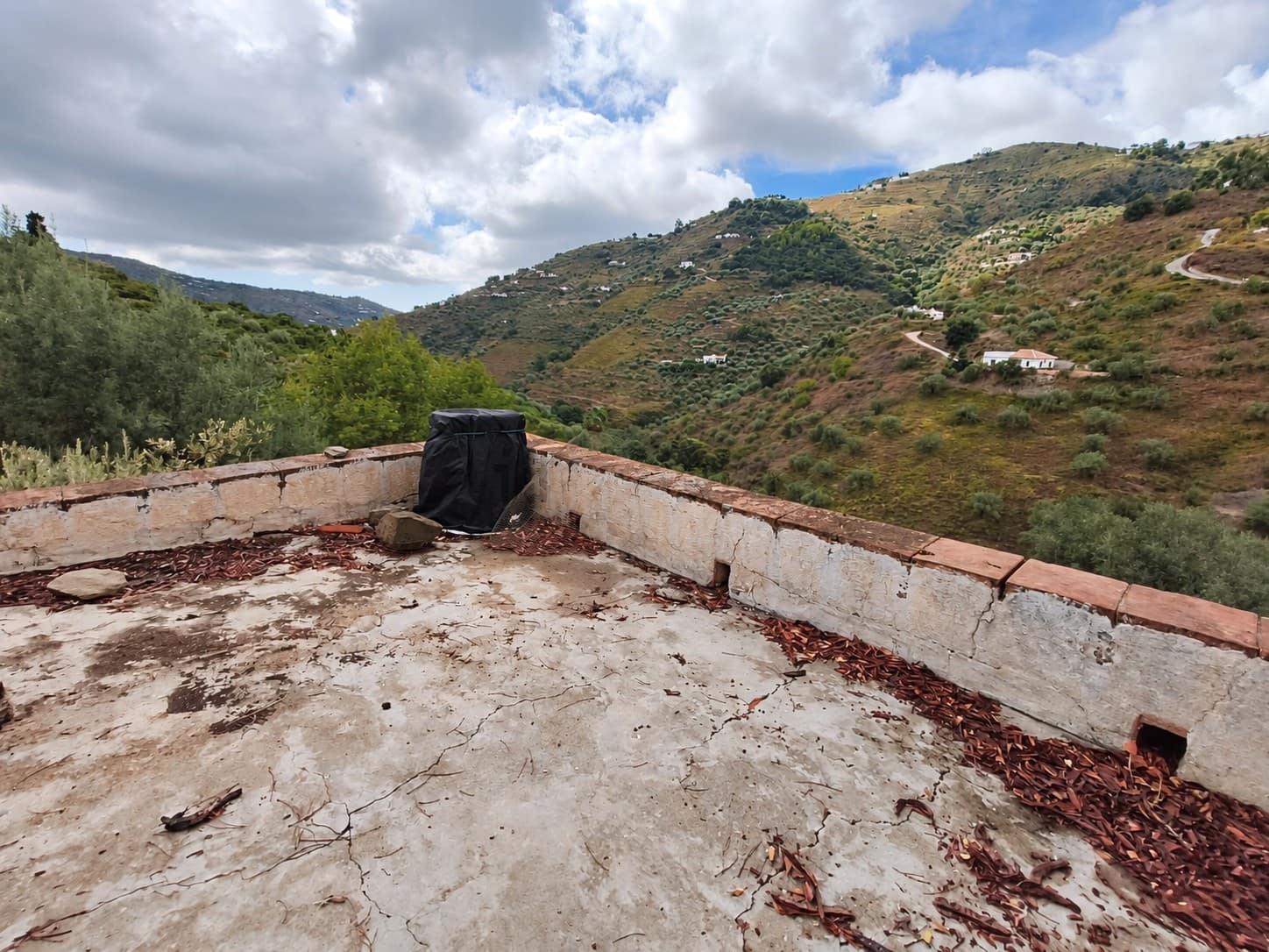 3 bedroom Villa for sale in Competa - € 185,000 (Ref: 10158996)
