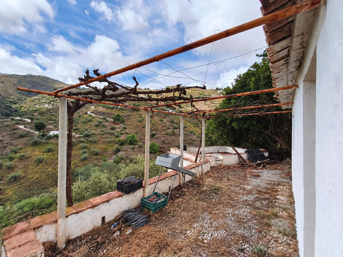 3 bedroom Villa for sale in Competa - € 185,000 (Ref: 10158996)
