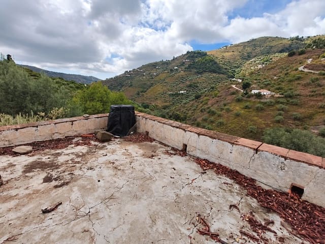 3 bedroom Villa for sale in Cómpeta - € 185,000 (Ref: 10158996)