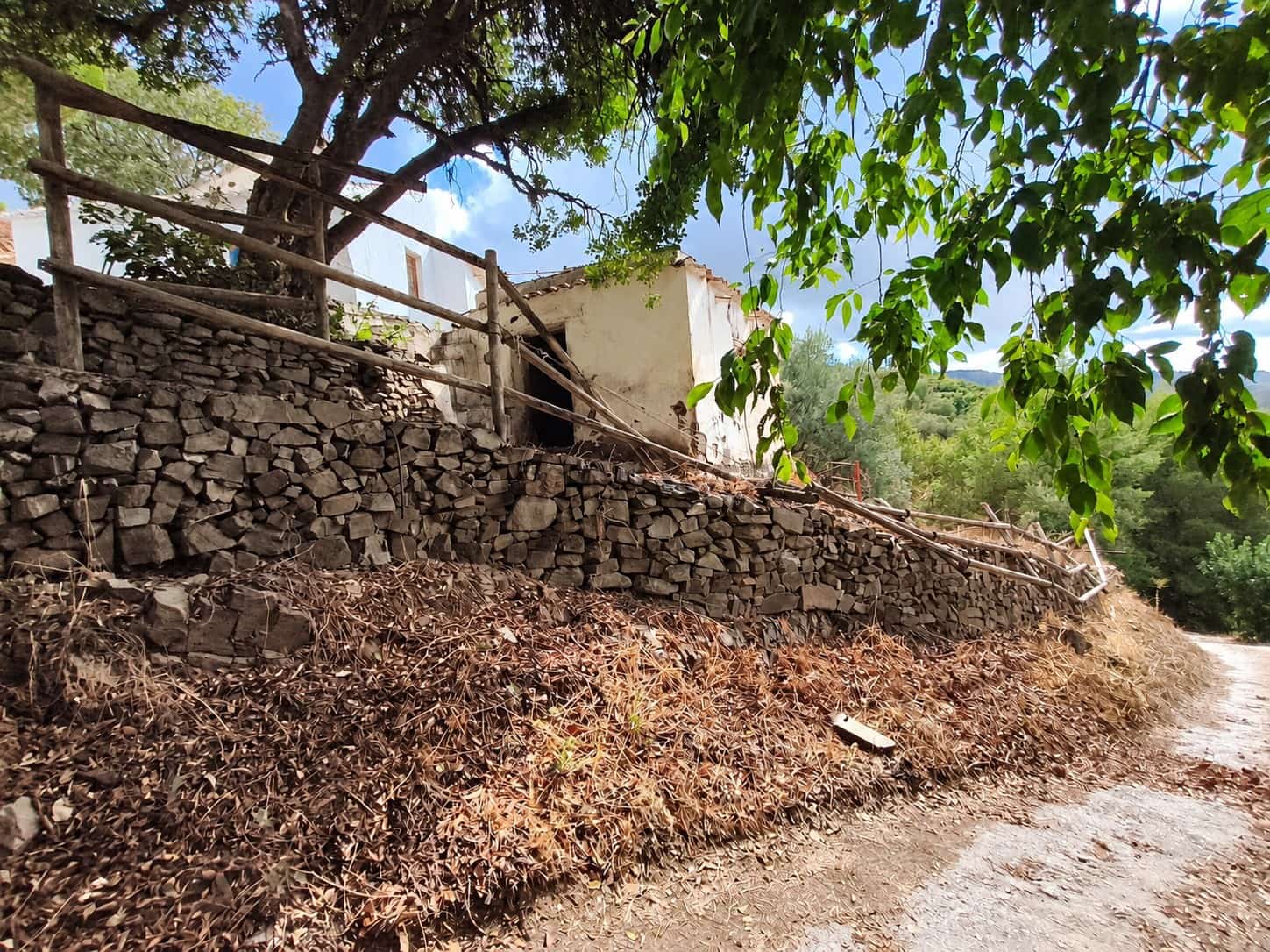 3 bedroom Villa for sale in Competa - € 185,000 (Ref: 10158996)