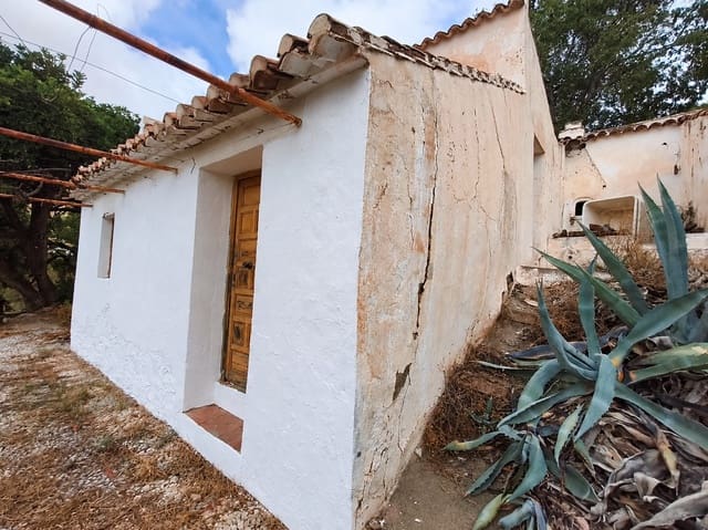 3 bedroom Villa for sale in Cómpeta - € 185,000 (Ref: 10158996)