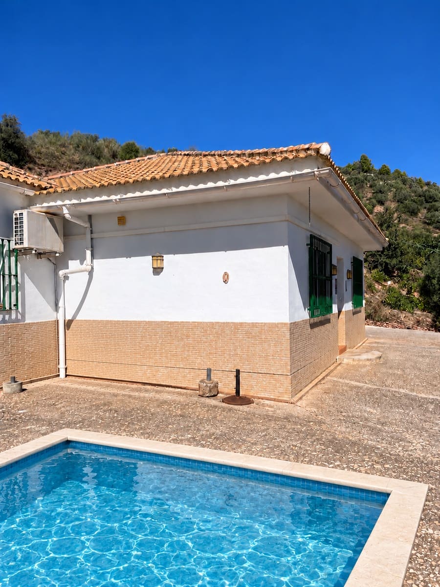 3 slaapkamer Villa te koop in Colmenar met garage - € 225.000 (Ref: 10160993)