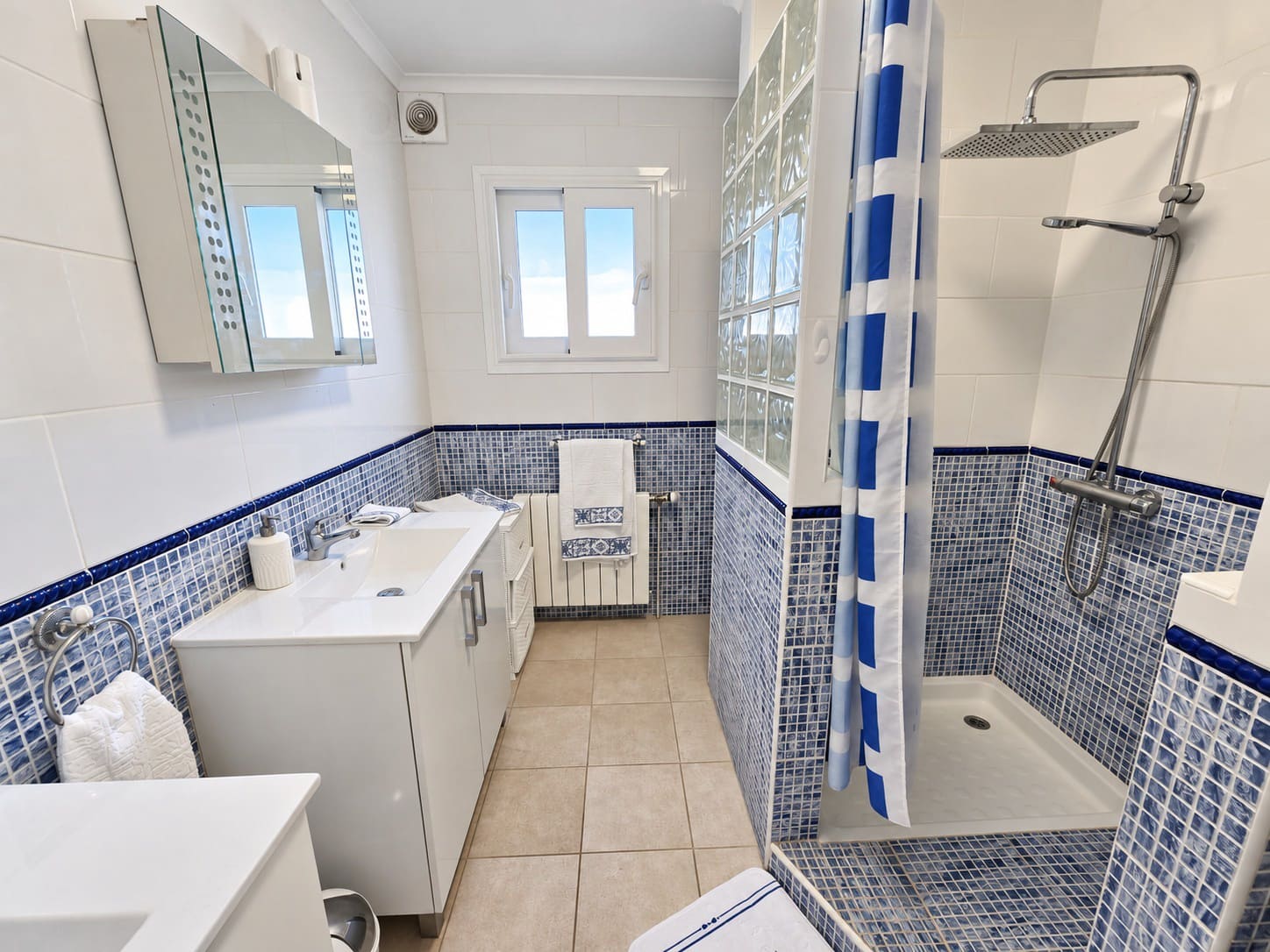 10 Zimmer Villa zu verkaufen in Alhaurin de la Torre mit Pool Garage - 1.500.000 € (Ref: 10166114)