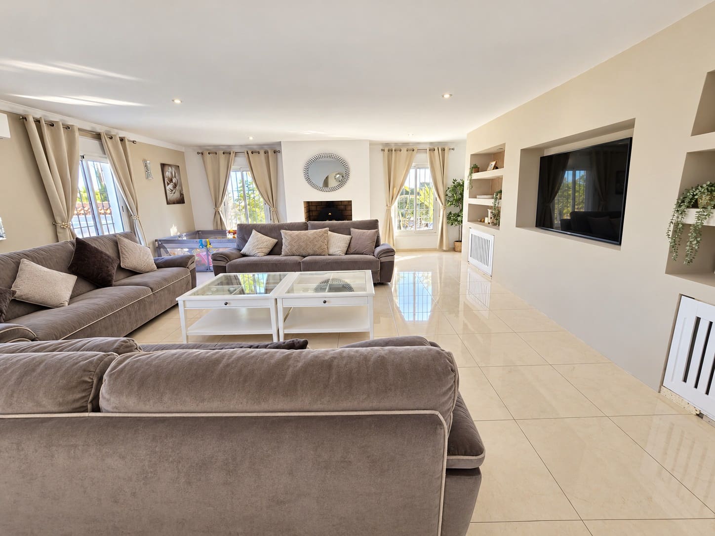 10 Zimmer Villa zu verkaufen in Alhaurin de la Torre mit Pool Garage - 1.500.000 € (Ref: 10166114)