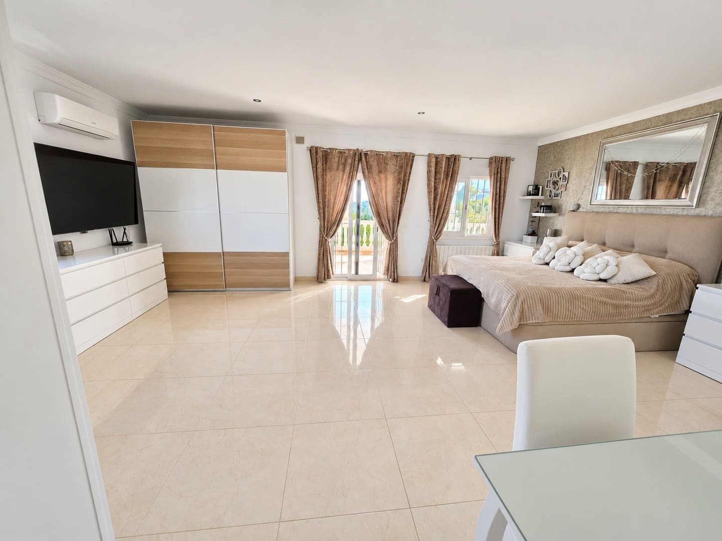 10 Zimmer Villa zu verkaufen in Alhaurin de la Torre mit Pool Garage - 1.500.000 € (Ref: 10166114)