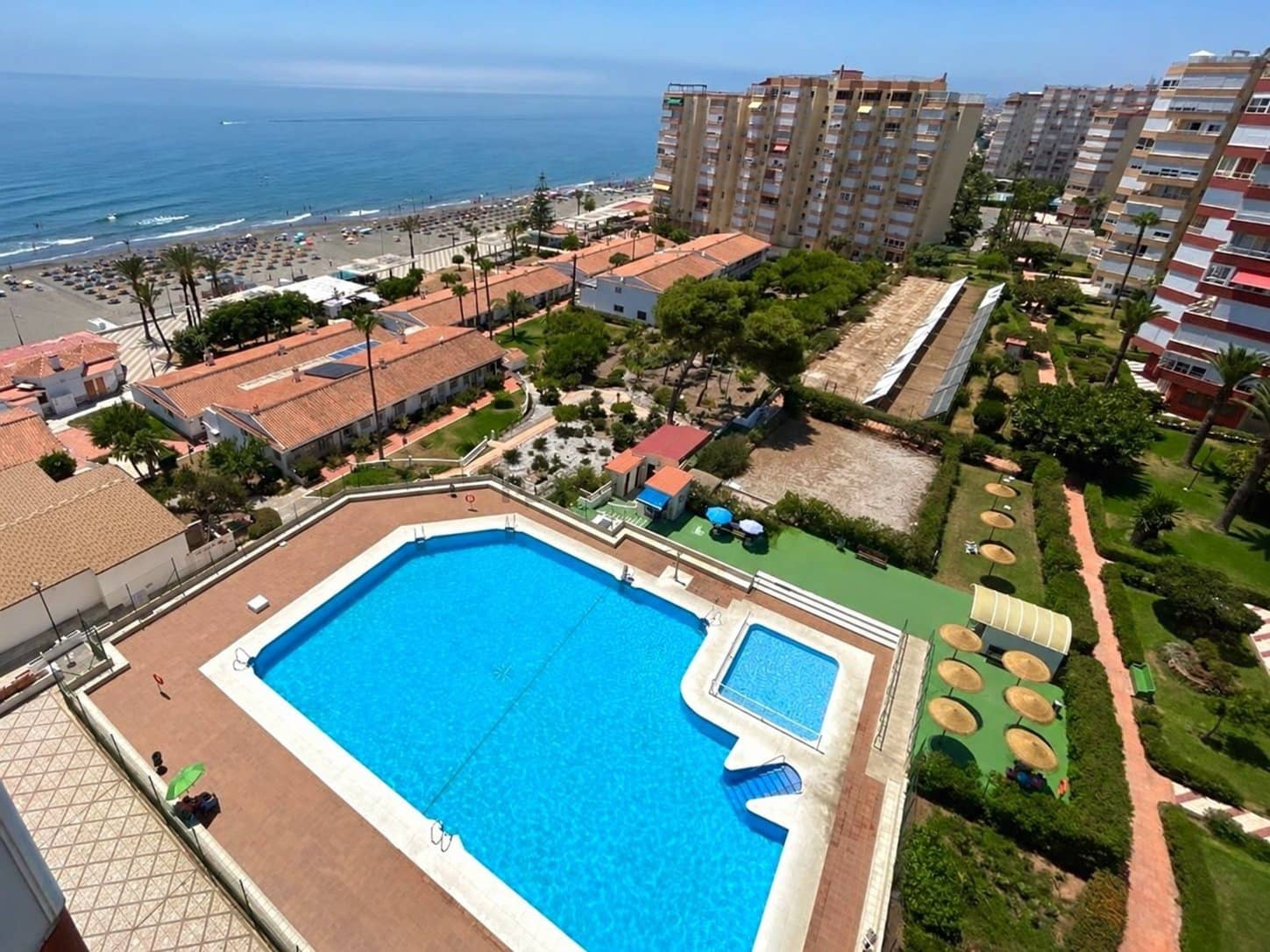 3 bedroom Beach Apartment for sale in Torrox with pool - € 599,000 (Ref: 10168194)