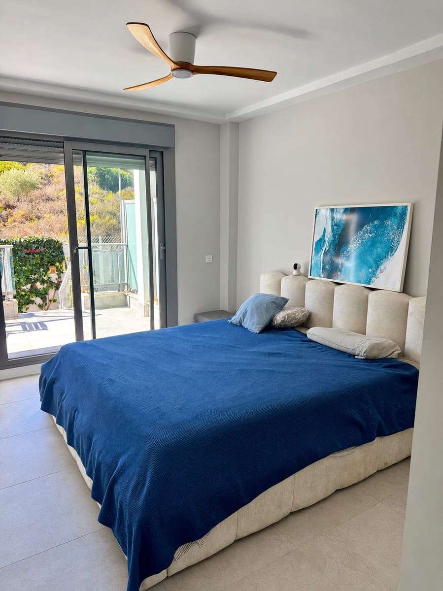 2 soveværelse Strandlejlighed til salg i Mijas med swimmingpool garage - € 460.000 (Ref: 10174369)